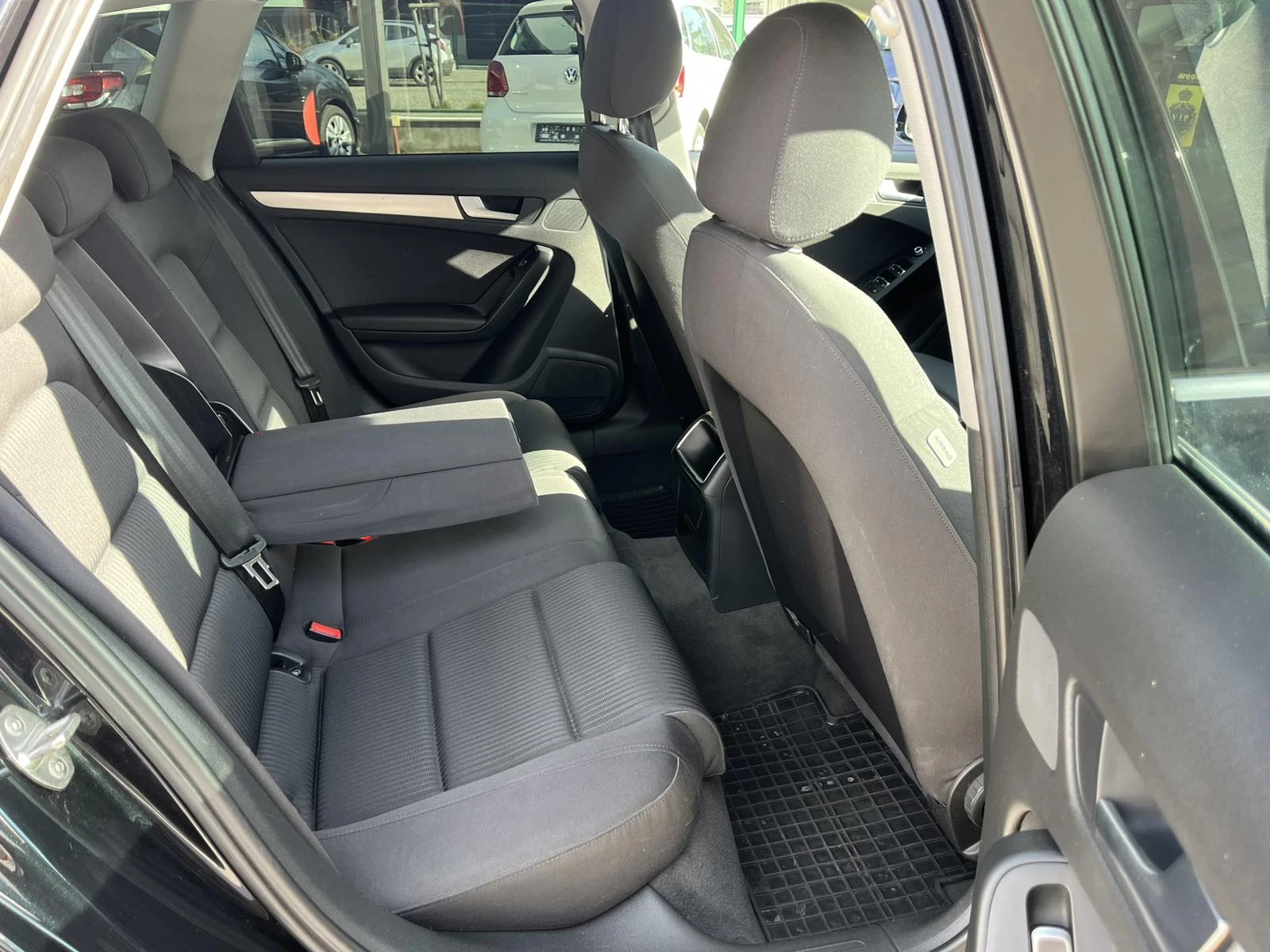 Audi A4 2.0/TDI/S-line/Quattro/Stronik, снимка 13 - Автомобили и джипове - 54113655