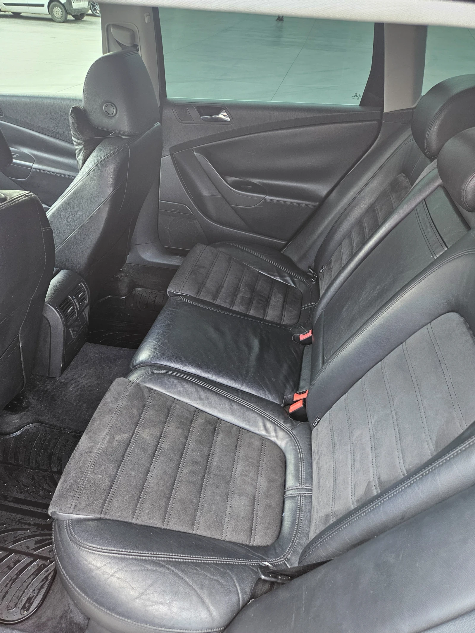 VW Passat B6 HIGHLINE 2.0TDI 140HP, снимка 15 - Автомобили и джипове - 54282971