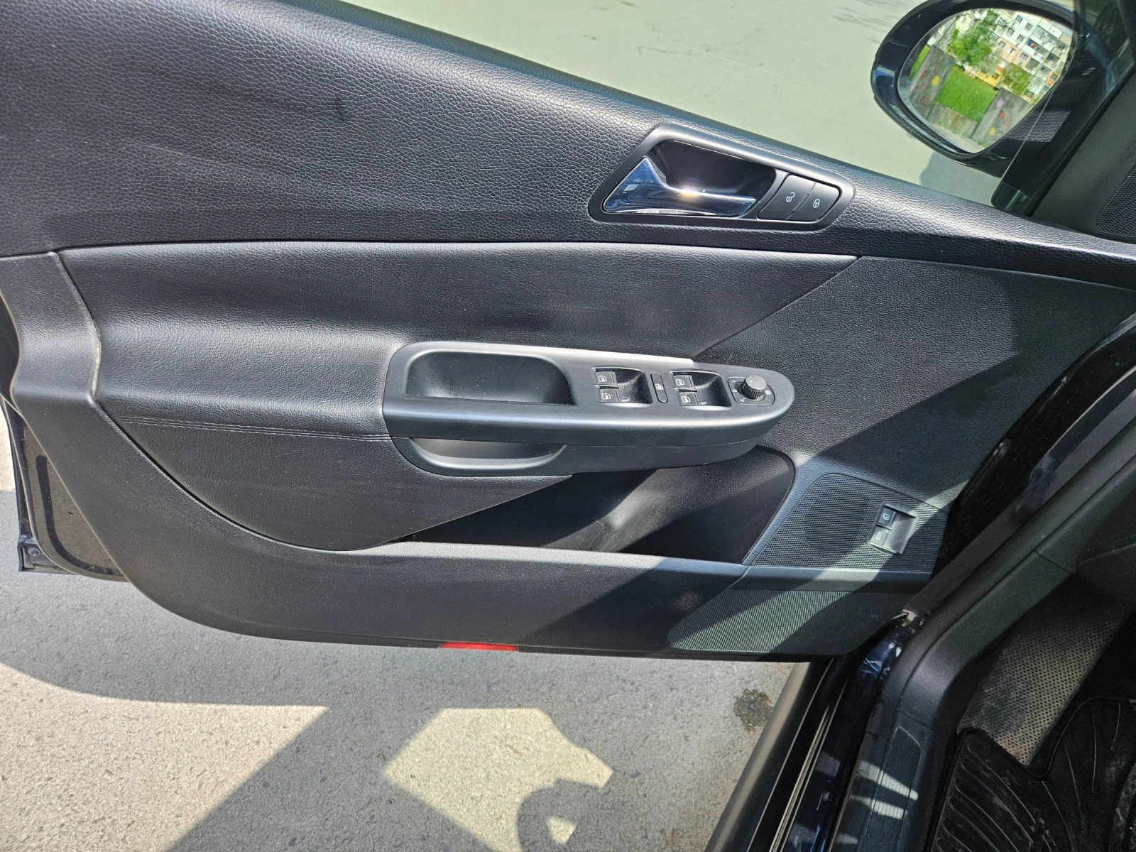 VW Passat B6 HIGHLINE 2.0TDI 140HP, снимка 16 - Автомобили и джипове - 54282971