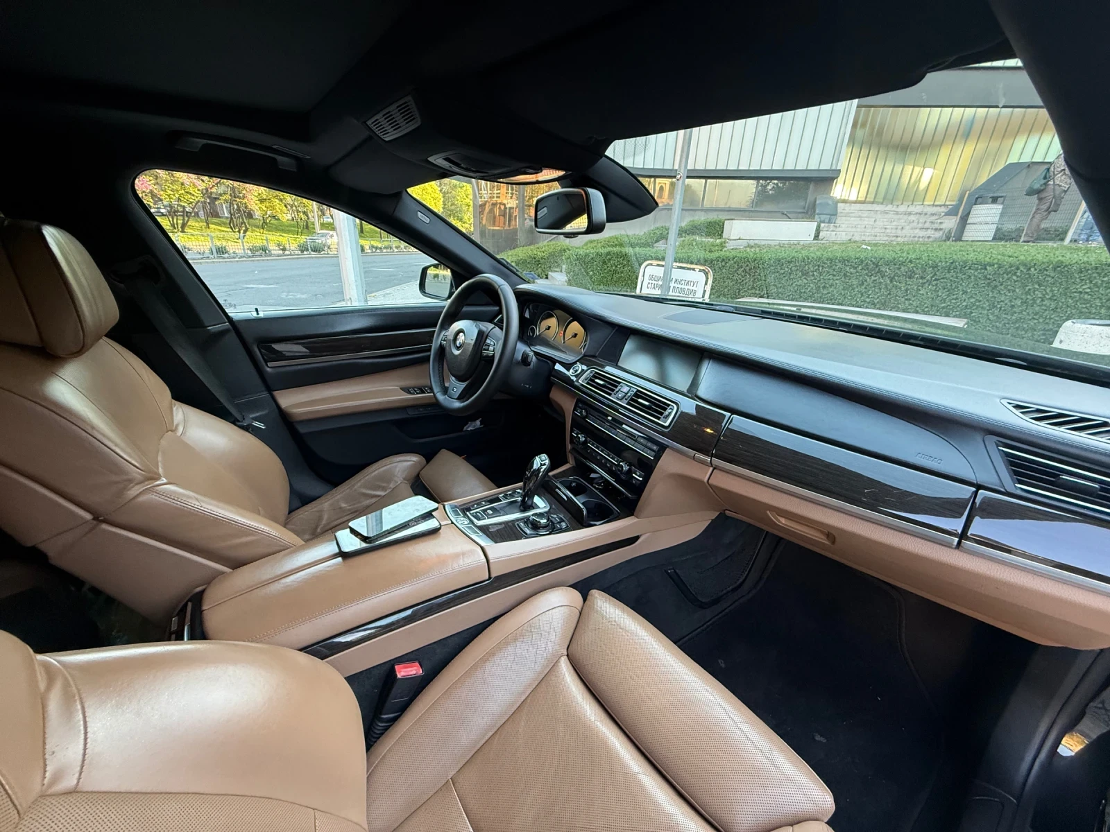 BMW 740 Full екстри, снимка 11 - Автомобили и джипове - 54308944