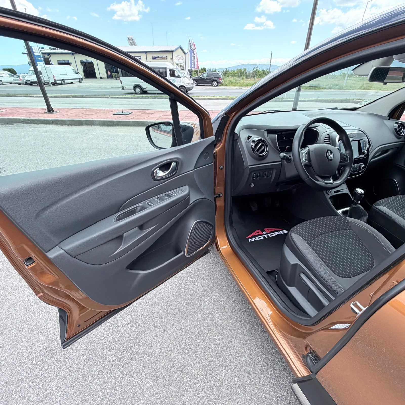 Renault Captur ГАЗ;1.3-131к.с.;Keyless-Go;МЪРТВА ТОЧКА;КАМЕРА, снимка 7 - Автомобили и джипове - 54596056