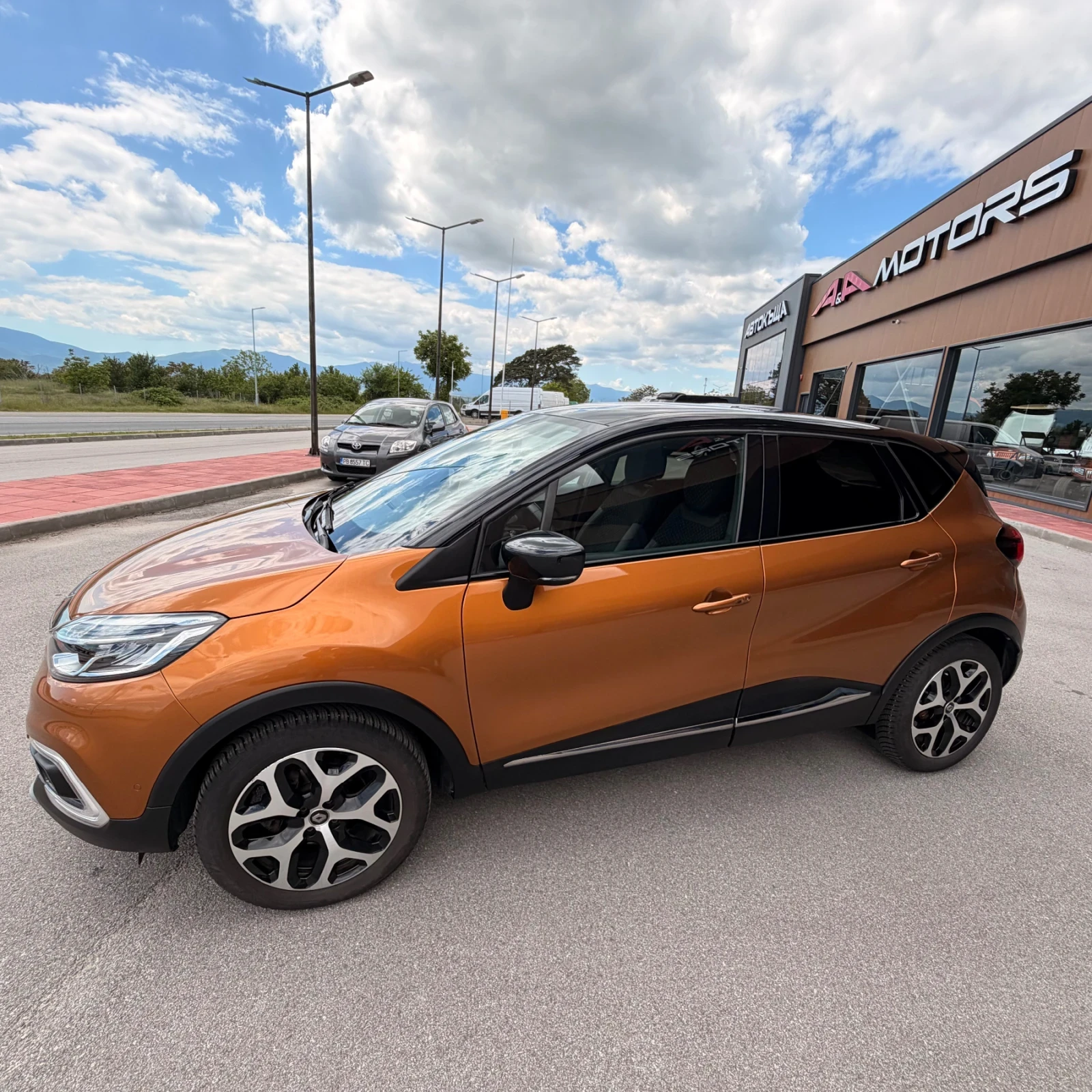 Renault Captur ГАЗ;1.3-131к.с.;Keyless-Go;МЪРТВА ТОЧКА;КАМЕРА, снимка 2 - Автомобили и джипове - 54596056