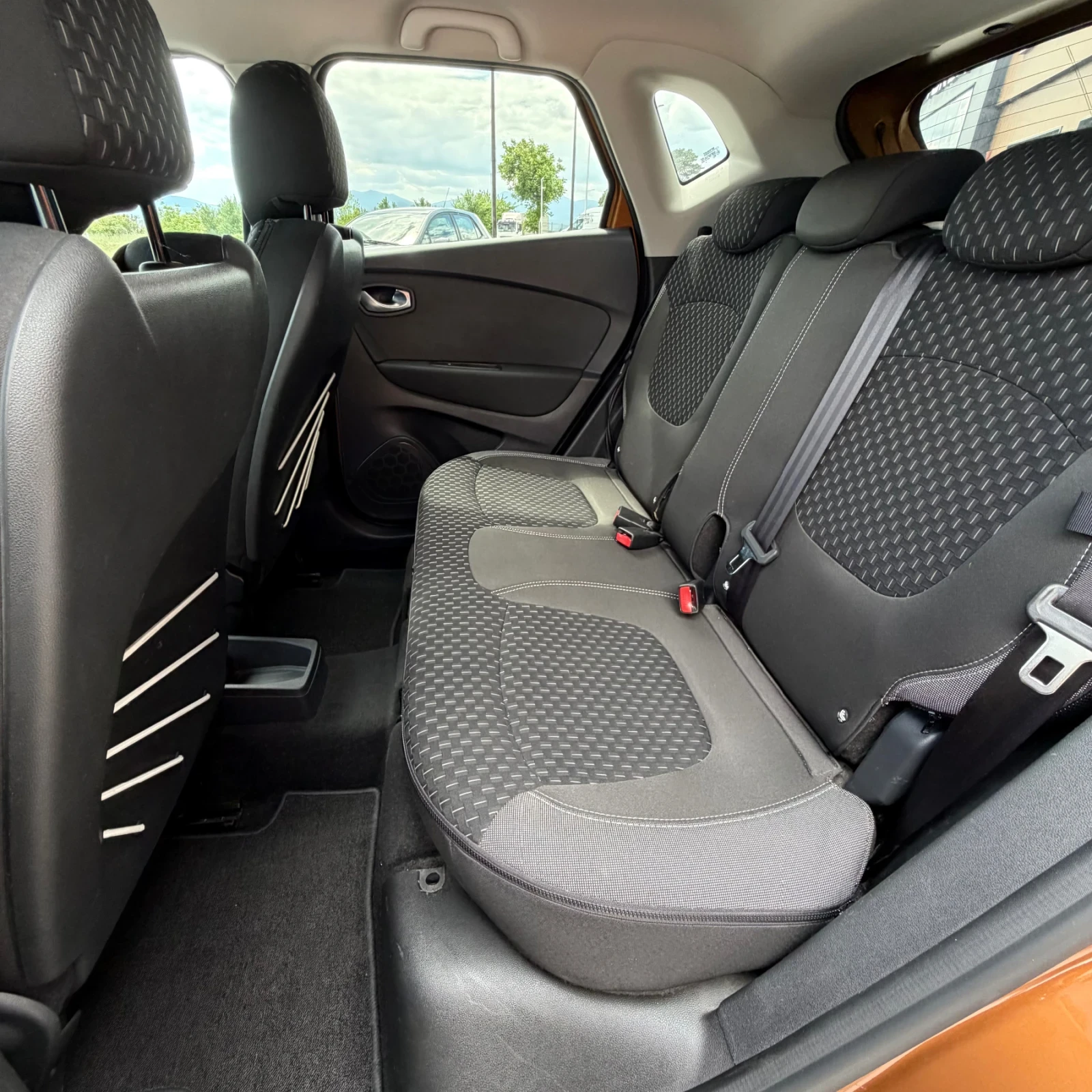 Renault Captur ГАЗ;1.3-131к.с.;Keyless-Go;МЪРТВА ТОЧКА;КАМЕРА, снимка 12 - Автомобили и джипове - 54596056