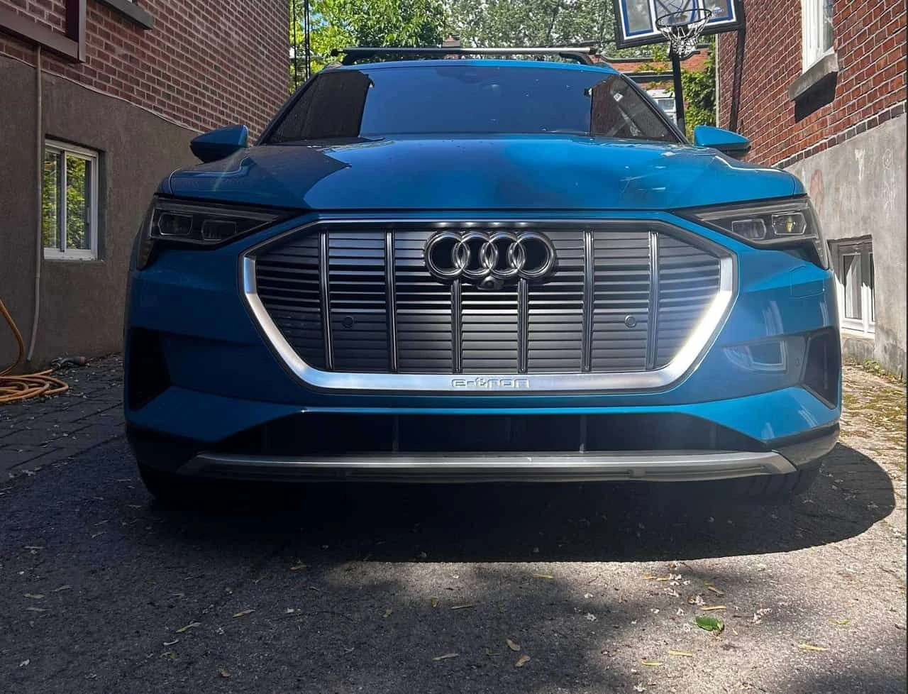 Audi E-Tron TECHNIK / 360 / B&O / ОБДУХВАНЕ / АВТОКРЕДИТ , снимка 5 - Автомобили и джипове - 54761945