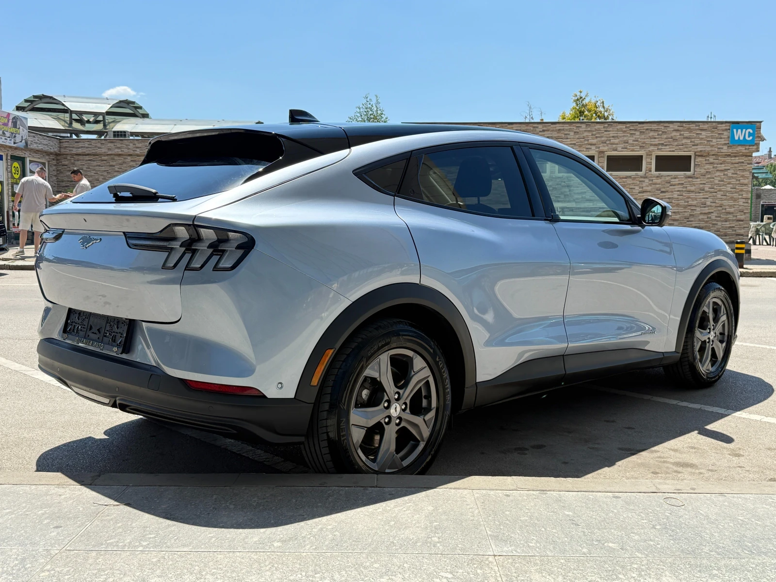 Ford Mustang Mach-E 76.7kWh 269к.с. Фабрична Гаранция до 2030г !!!, снимка 4 - Автомобили и джипове - 55639565