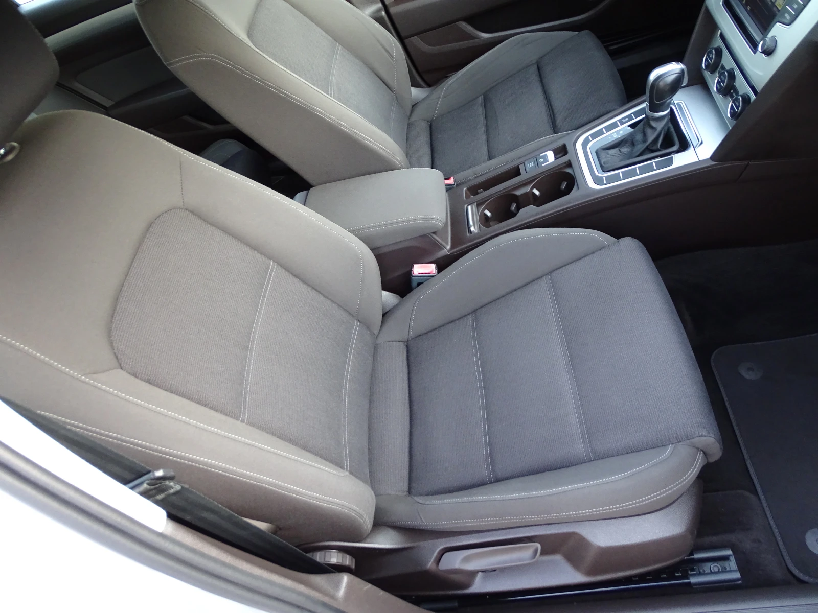 VW Passat 2.0TDI 150 Коня_* LED_* , снимка 9 - Автомобили и джипове - 55658694