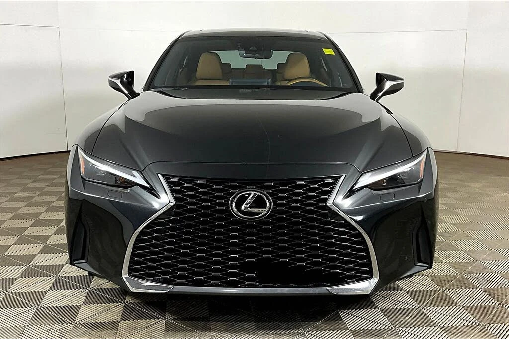 Lexus IS 300 Luxury Package, снимка 2 - Автомобили и джипове - 56199208