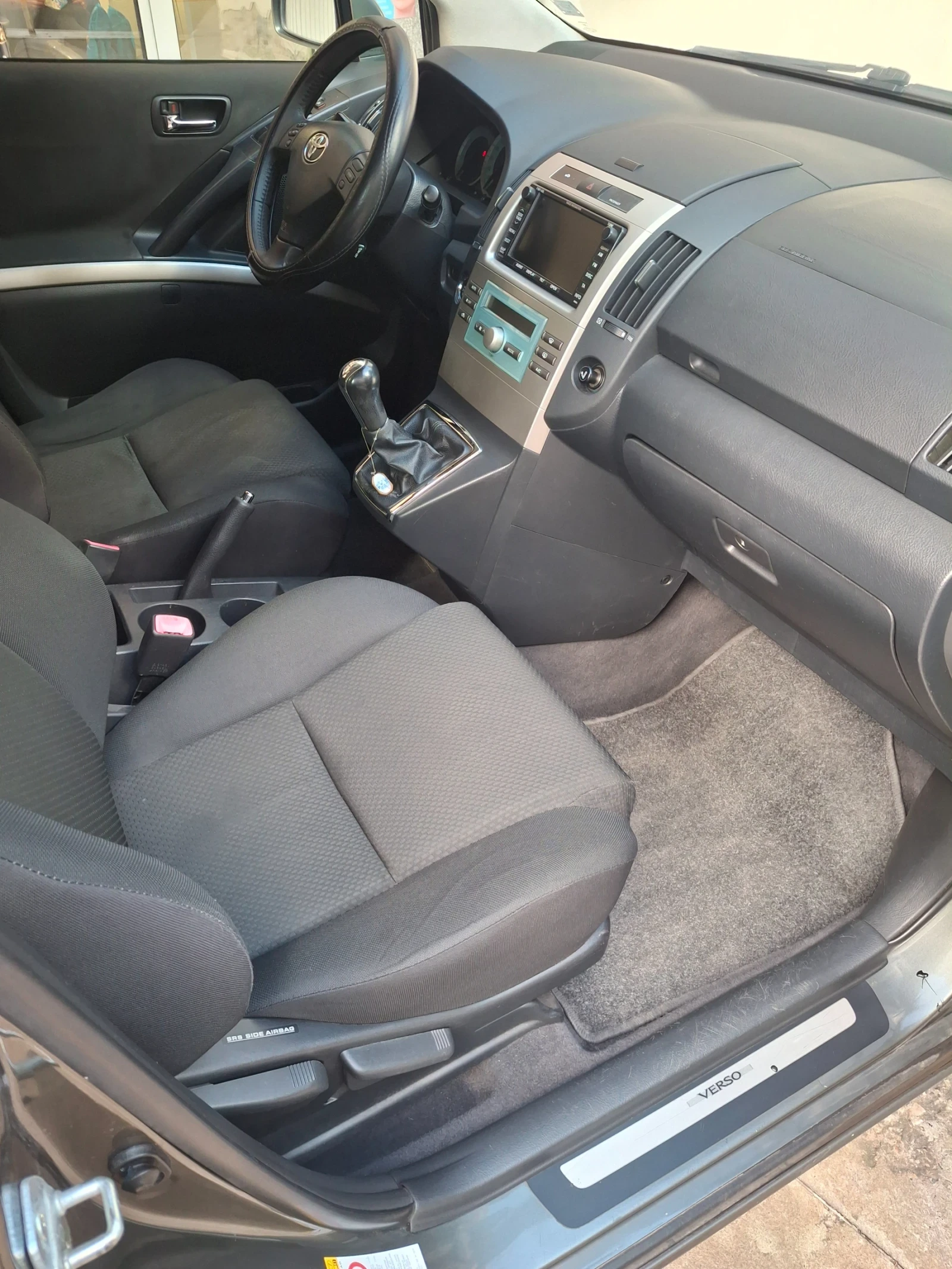 Toyota Corolla verso 1.8 vvt-i, снимка 11 - Автомобили и джипове - 56247324
