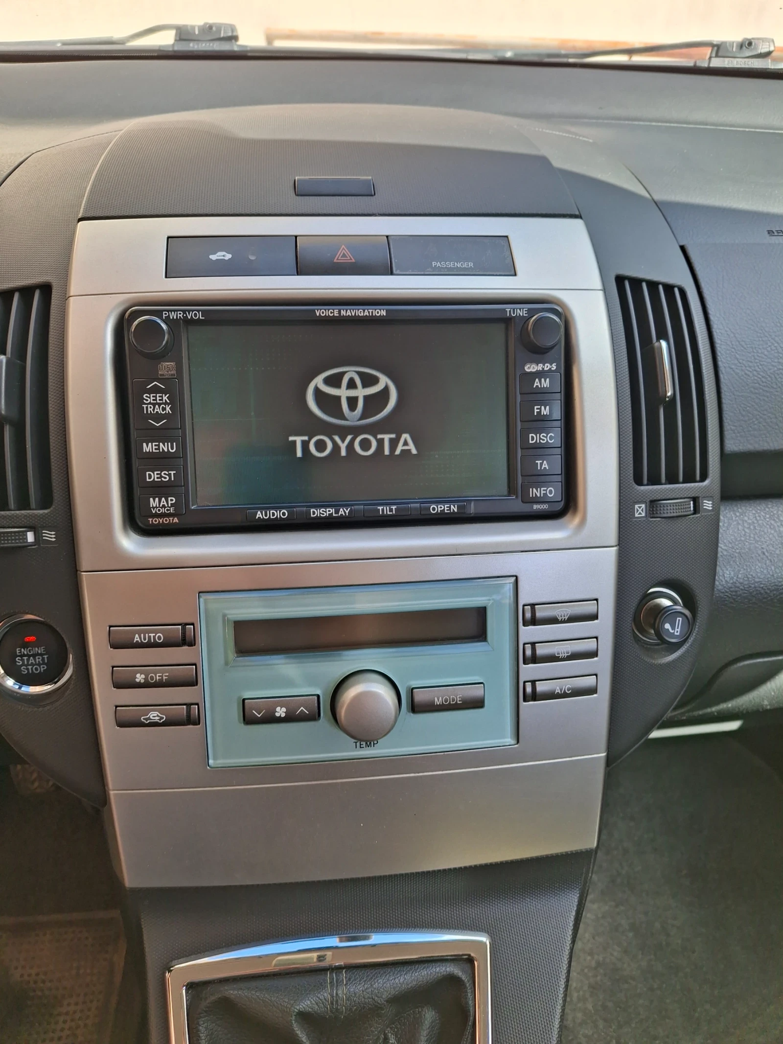 Toyota Corolla verso 1.8 vvt-i, снимка 6 - Автомобили и джипове - 56247324