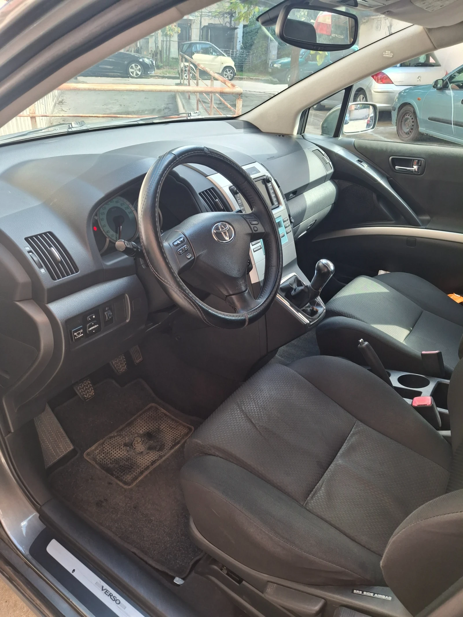 Toyota Corolla verso 1.8 vvt-i, снимка 9 - Автомобили и джипове - 56247324
