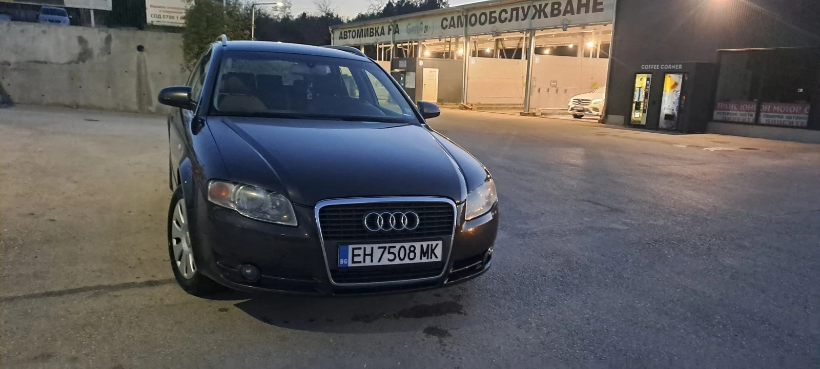 Audi A4 2.0tdi, снимка 10 - Автомобили и джипове - 56605565