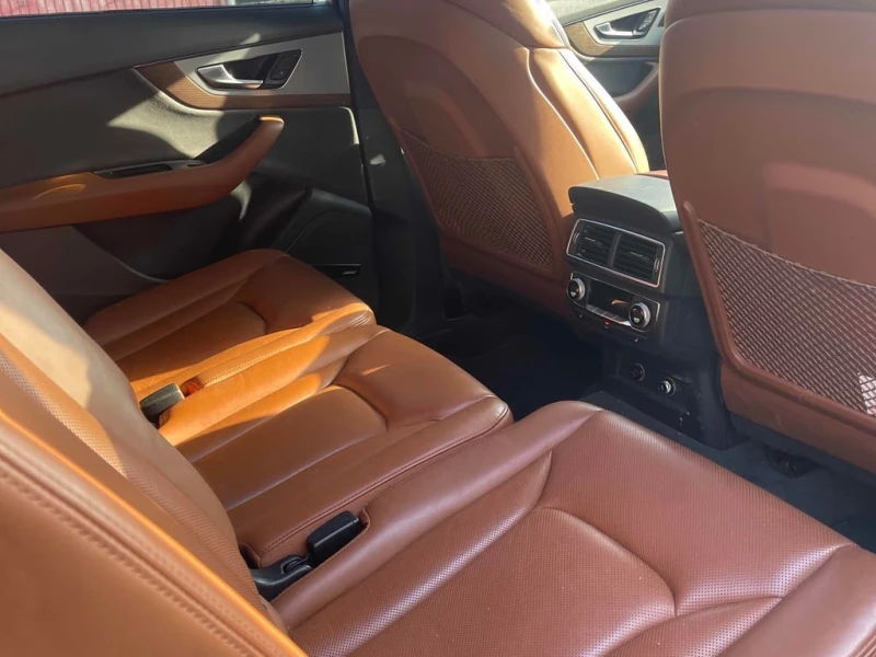 Audi Q7 * Technik * CARFAX * БЕЗ ПЪРВОНАЧАЛНА ВНОСКА, снимка 11 - Автомобили и джипове - 53091012