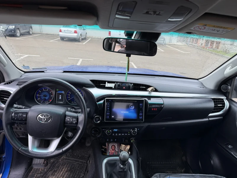Toyota Hilux 2.4d invincible, снимка 9 - Автомобили и джипове - 53271129