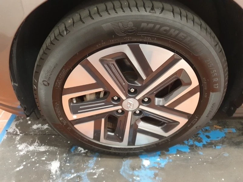 Hyundai Kona, снимка 10 - Автомобили и джипове - 52556288