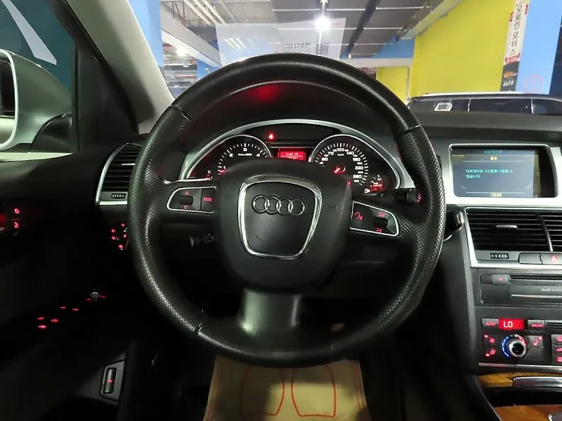 Audi Q7 3.0 TDI Quattro, снимка 11 - Автомобили и джипове - 55132440