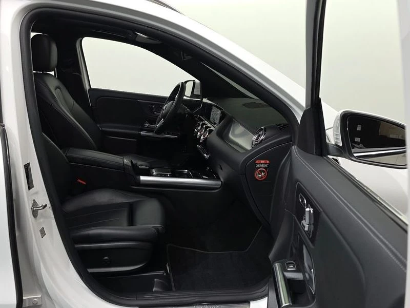 Mercedes-Benz GLA GLA220| 190к.с.| ВКЛ.ТЕХНОТЕСТ, снимка 11 - Автомобили и джипове - 55172380