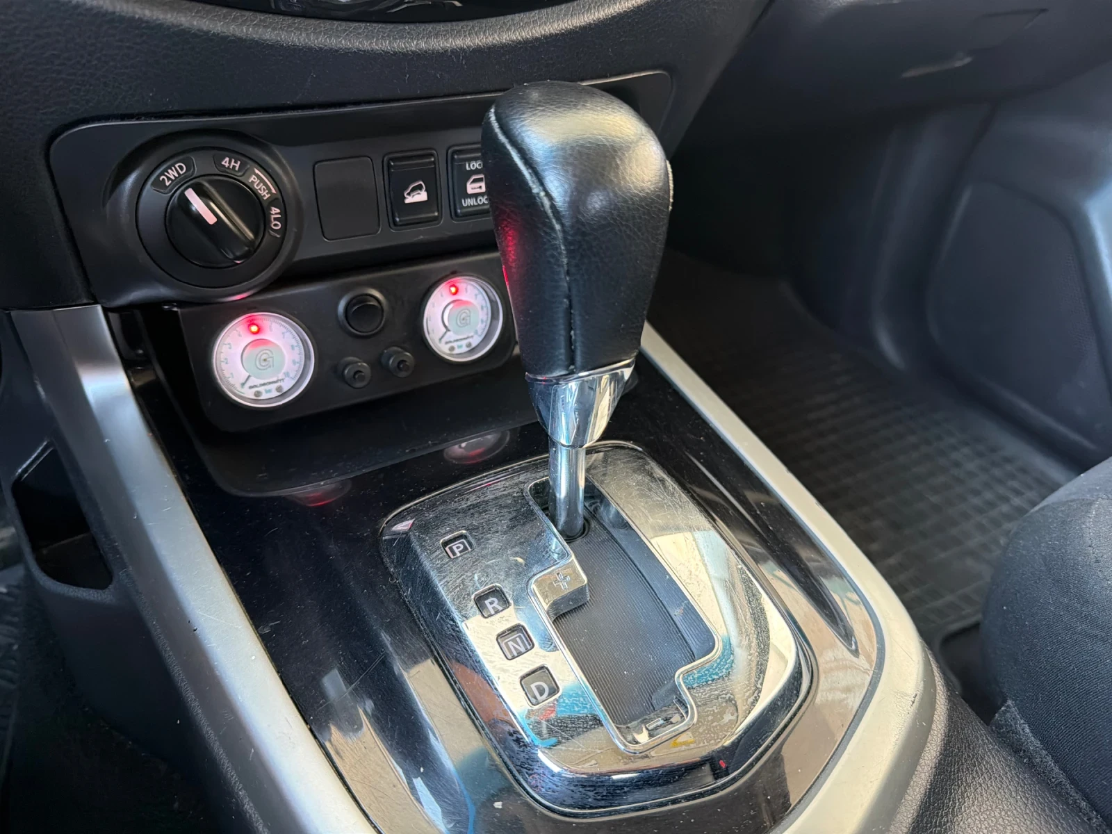 Nissan Navara БАРТЕР* FACE* 190кс* 4х4, снимка 12 - Автомобили и джипове - 52528859