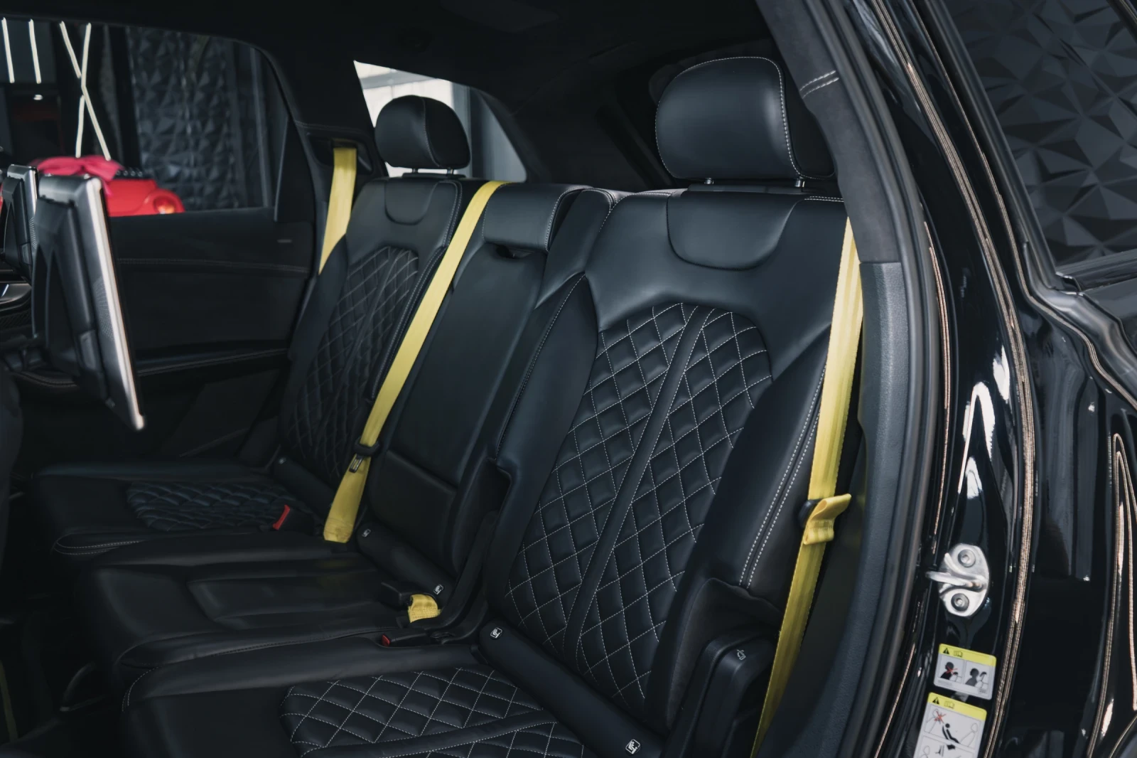 Audi SQ7 ABT EDITION * LED Таван * BOSE * TV * Керамика - изображение 5