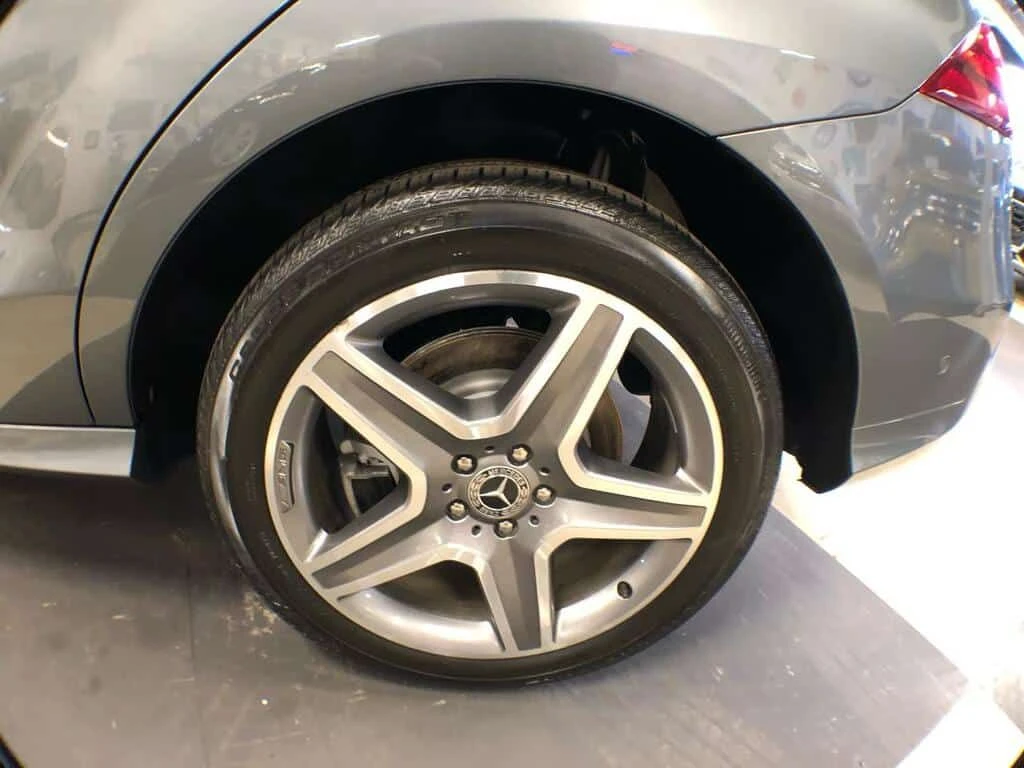 Mercedes-Benz GLE * 400 4MATIC AMG PKG LEATHER PAN/ROOF NAV CAMERA *, снимка 11 - Автомобили и джипове - 54094318