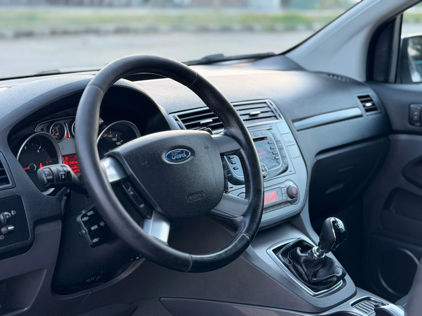 Ford Kuga 2.0TDCI/4х4/ПАНОРАМА/ИТАЛИЯ, снимка 12 - Автомобили и джипове - 54133916