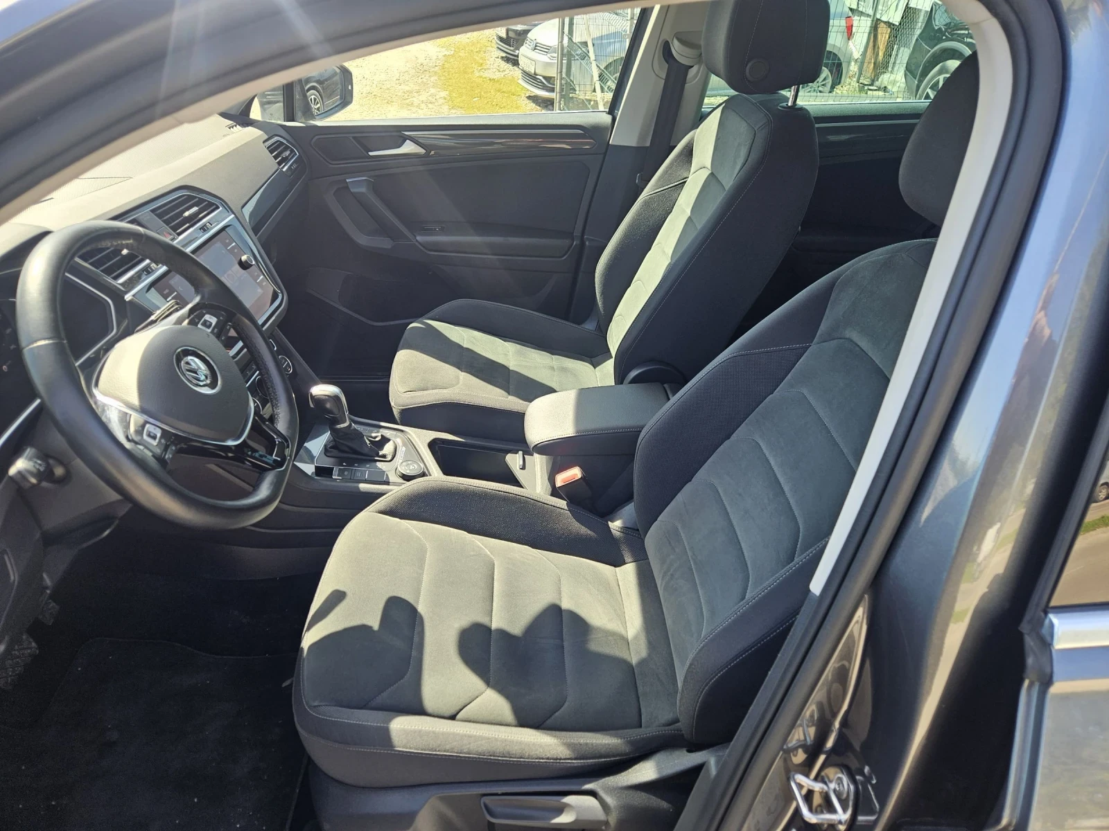 VW Tiguan 2.0 TDI 150 к.с R -LINE 4?4, снимка 8 - Автомобили и джипове - 54351184