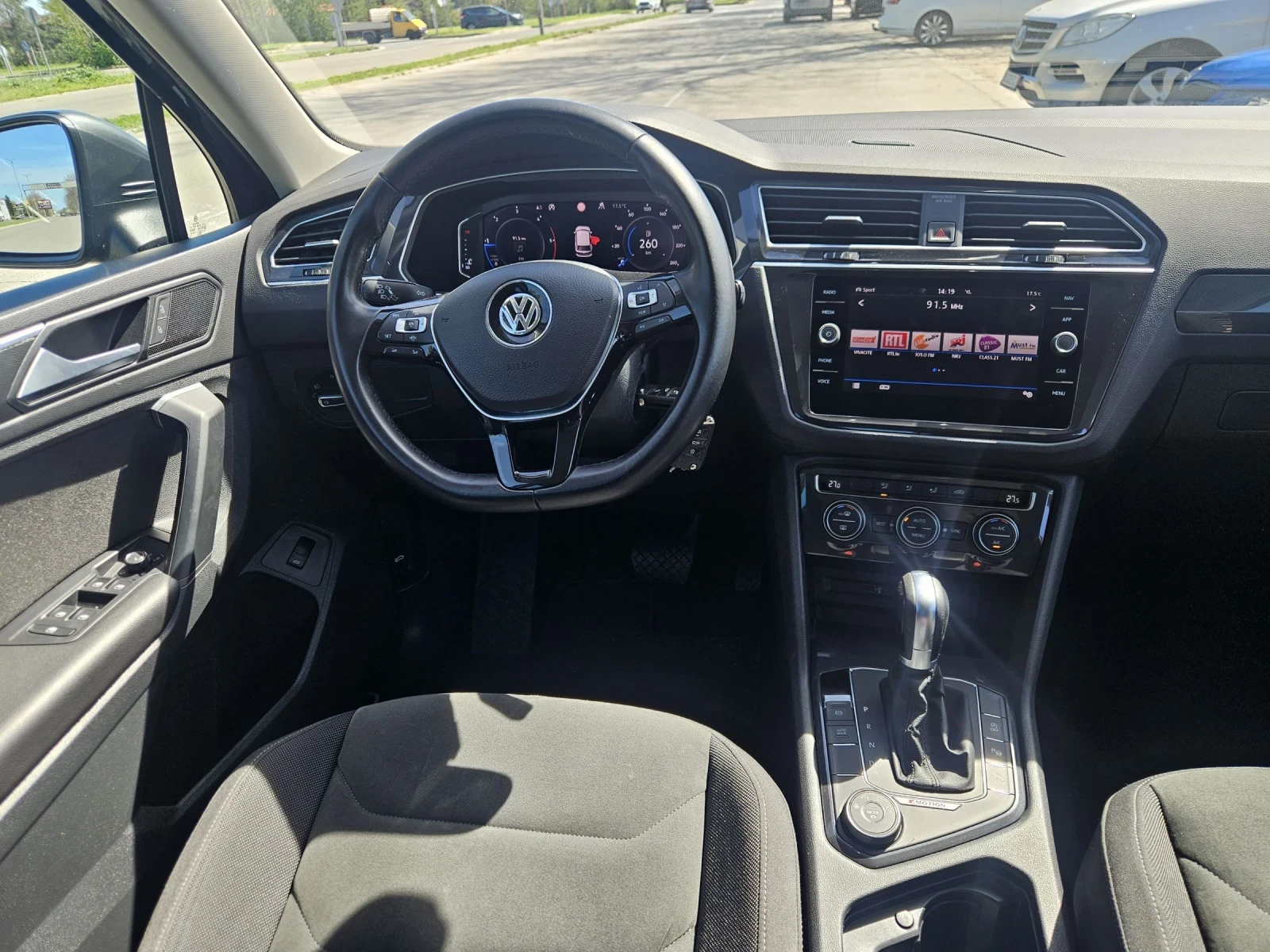 VW Tiguan 2.0 TDI 150 к.с R -LINE 4?4, снимка 12 - Автомобили и джипове - 54351184