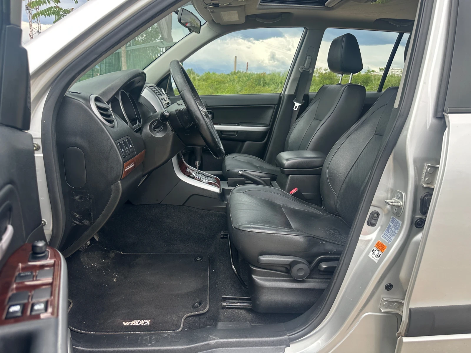 Suzuki Grand vitara 2.0-AUTOMAT-EXECUTIVE-ROLLBARS-КАМЕРА-БЕЗ-РЪЖДА!, снимка 9 - Автомобили и джипове - 54572917