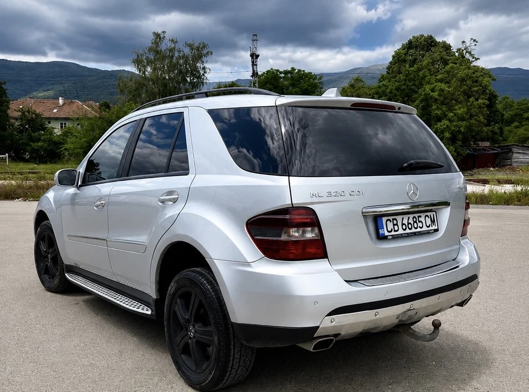 Mercedes-Benz ML 320 Mercedes-Benz ML320 /4MATIC/ НА ПРУЖИНИ, снимка 10 - Автомобили и джипове - 54634589
