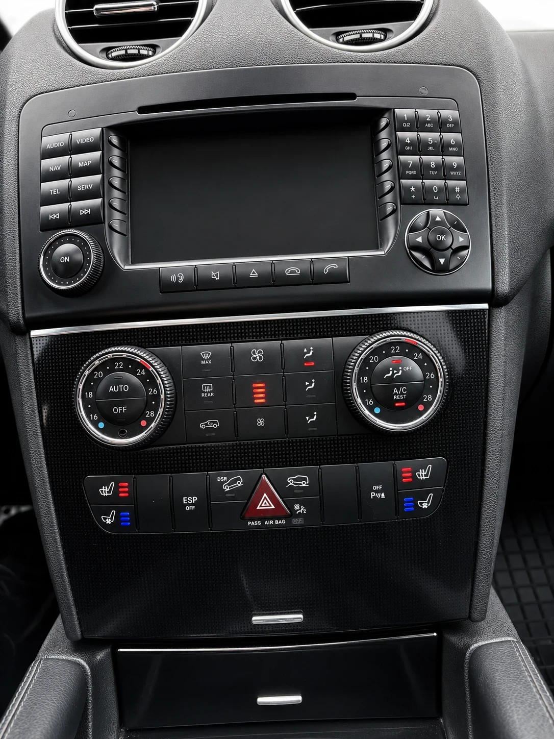 Mercedes-Benz ML 320 Mercedes-Benz ML320 /4MATIC/ НА ПРУЖИНИ, снимка 4 - Автомобили и джипове - 54634589
