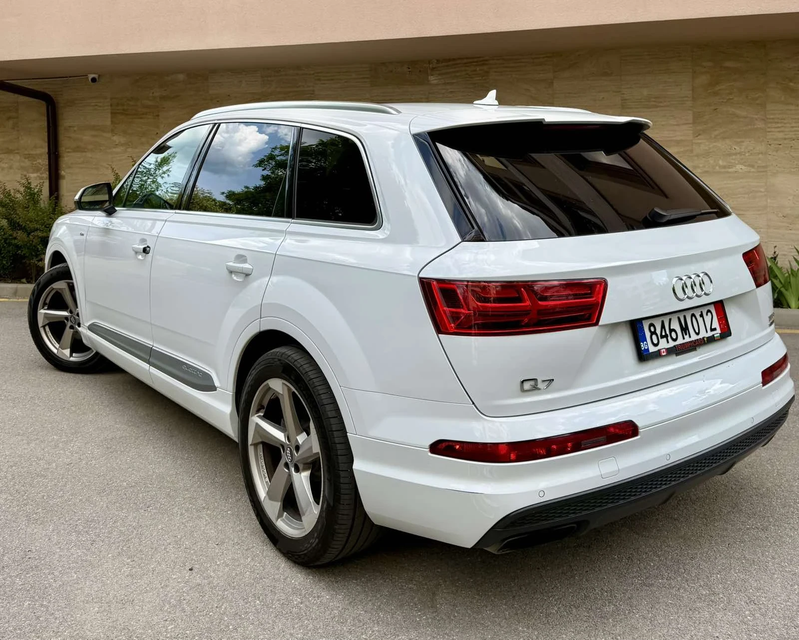 Audi Q7 TECHNIK* QUATTRO* S-LINE* 6+ 1* PANO* 360* , снимка 2 - Автомобили и джипове - 54673028