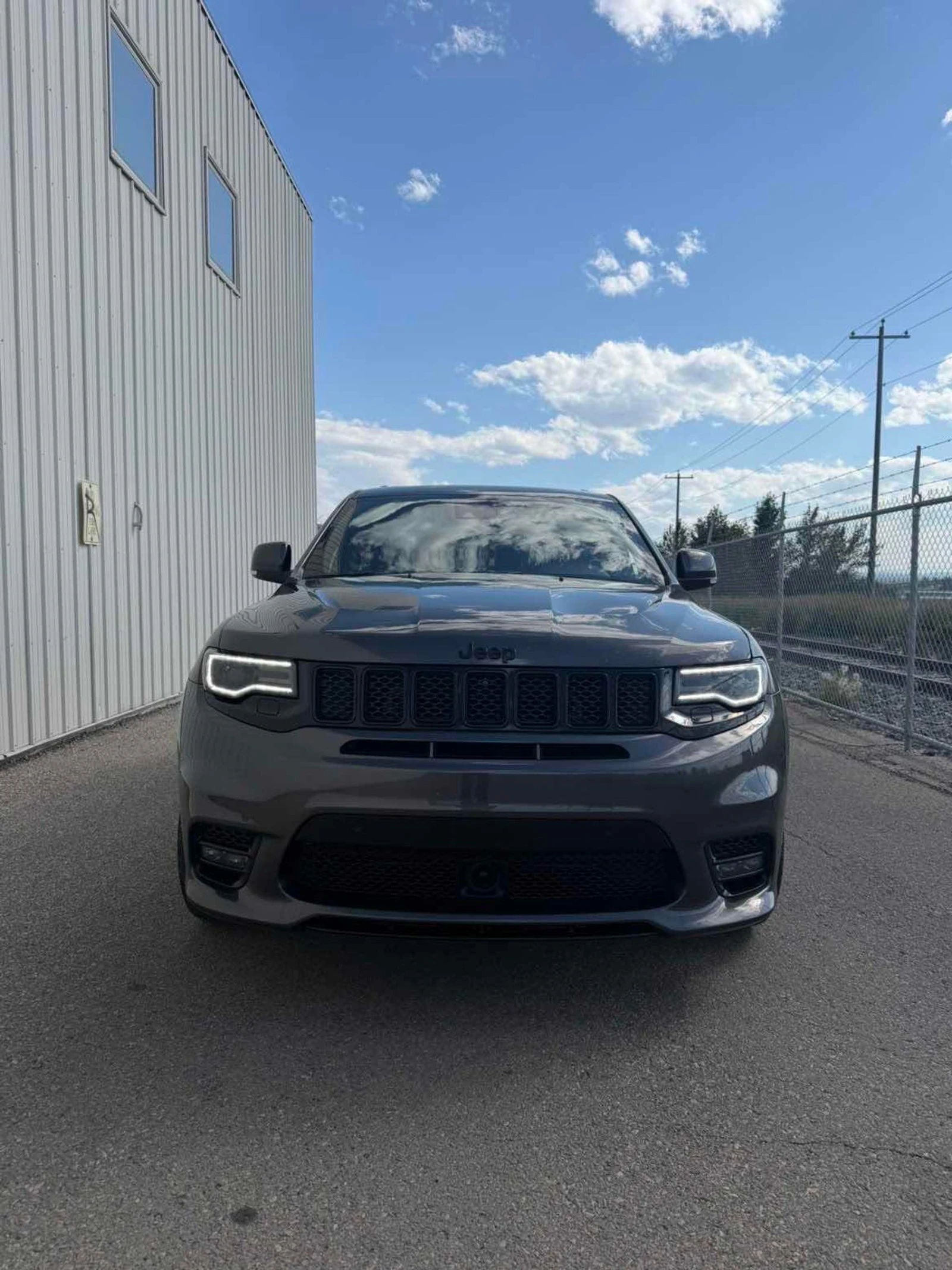 Jeep Cherokee SRT* DISTRONIC* ОБДУХ* 360* KEYLESS, снимка 2 - Автомобили и джипове - 55465150
