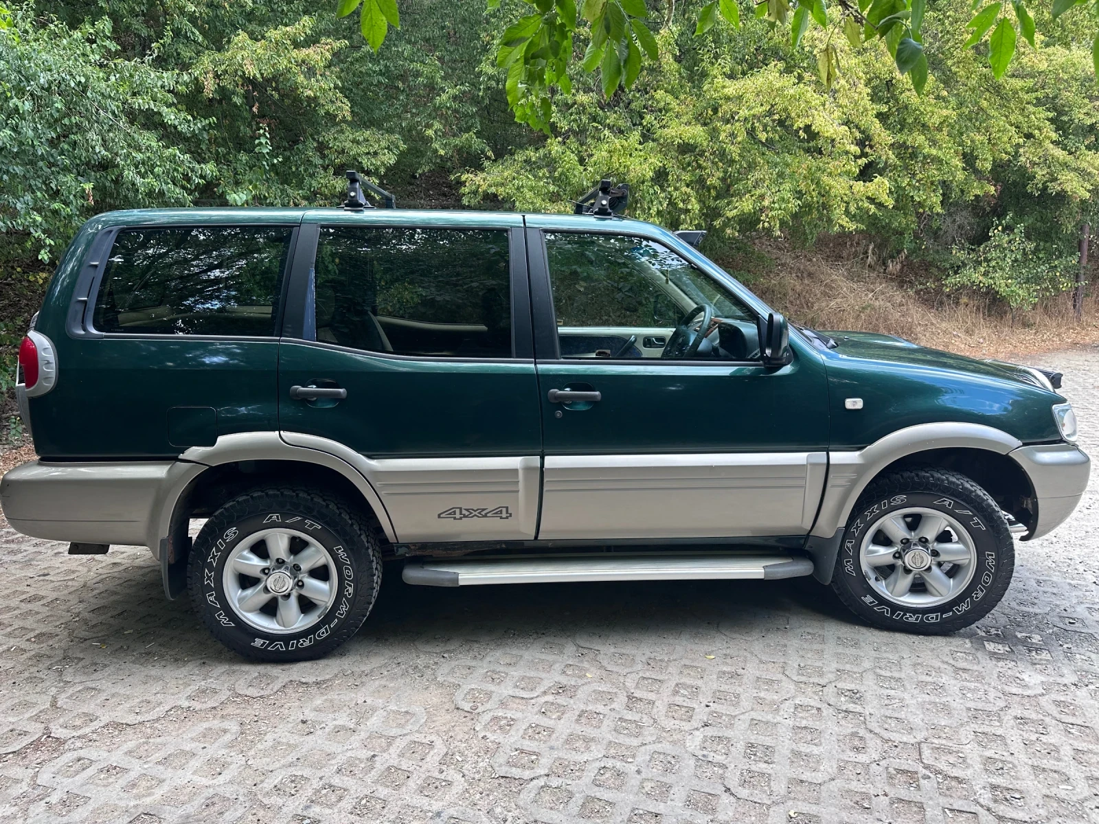 Nissan Terrano, снимка 14 - Автомобили и джипове - 55618265