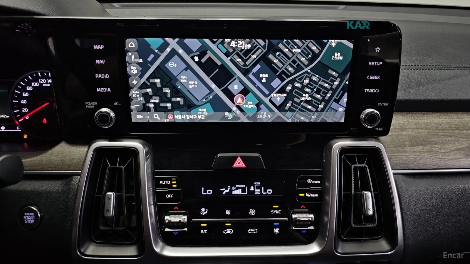 Kia Sorento 2.2D Prestige 4x4* DISTRONIC* ПОДГРЕВ* ОБДУХВАНЕ* , снимка 11 - Автомобили и джипове - 55821027
