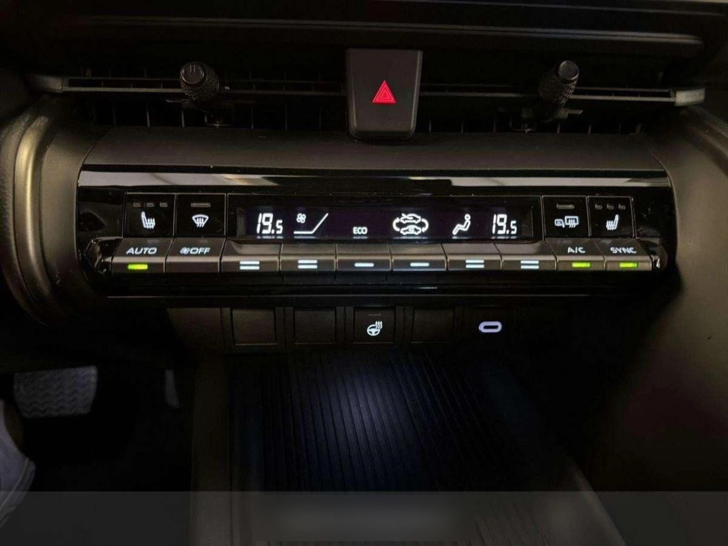 Toyota C-HR Trend - 2.0 Plug-in Hybrid - 223 �� - ����������� | Mobile.bg � ����������� 16