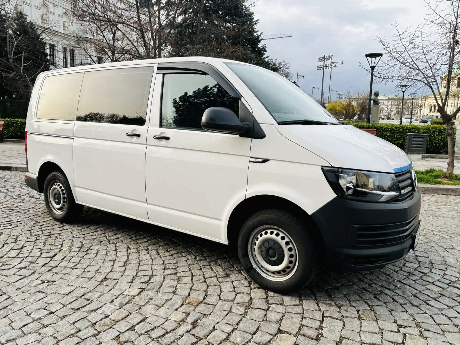 VW T6 2.0d 8+ 1 С вкл ДДС, снимка 2 - Бусове и автобуси - 53945104