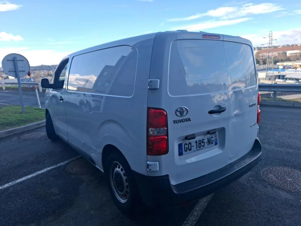 Toyota Proace 75 kWh Dynamic, снимка 10 - Бусове и автобуси - 54065125