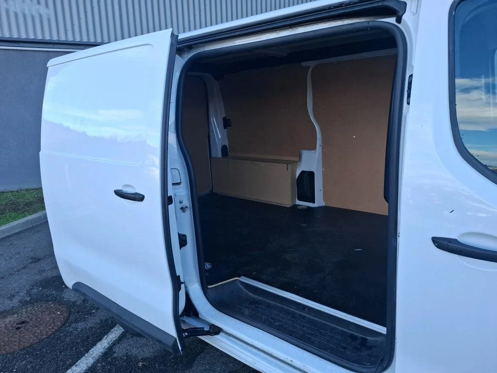 Toyota Proace 75 kWh Dynamic, снимка 11 - Бусове и автобуси - 54065125