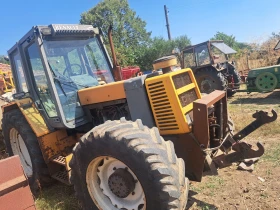 Трактор Renault, снимка 2