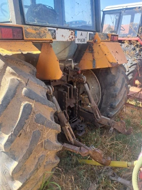 Трактор Renault, снимка 4