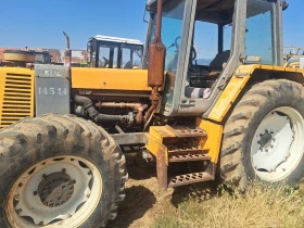 Трактор Renault, снимка 3