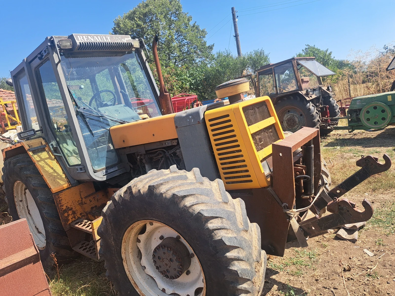 Трактор Renault  - изображение 2