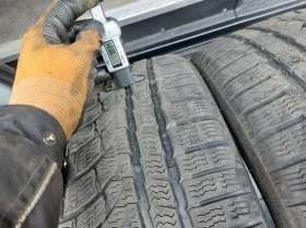 Гуми Зимни 235/40R19, снимка 3 - Гуми и джанти - 41078841