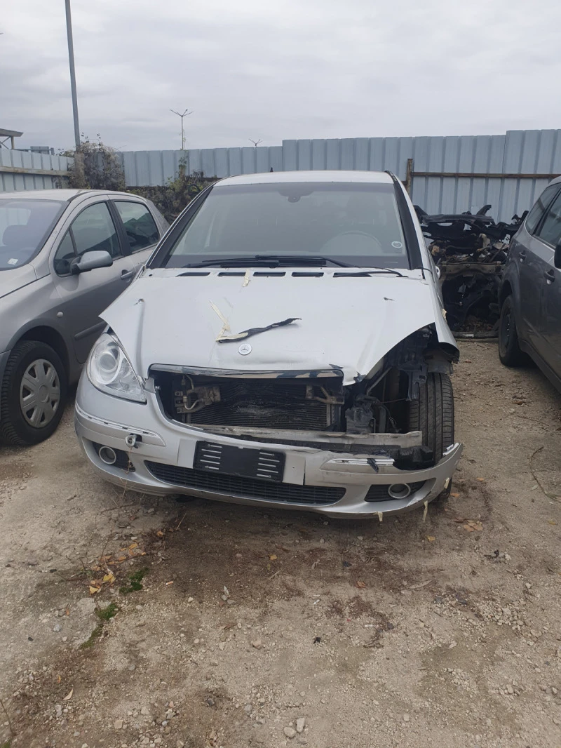 Mercedes-Benz 180 2.0 D, снимка 1 - Автомобили и джипове - 38816821