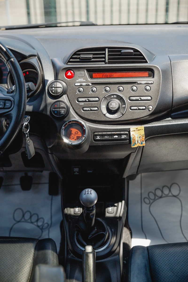 Honda Jazz 1.4i / Exclusive / Swiss, снимка 12 - Автомобили и джипове - 46363572