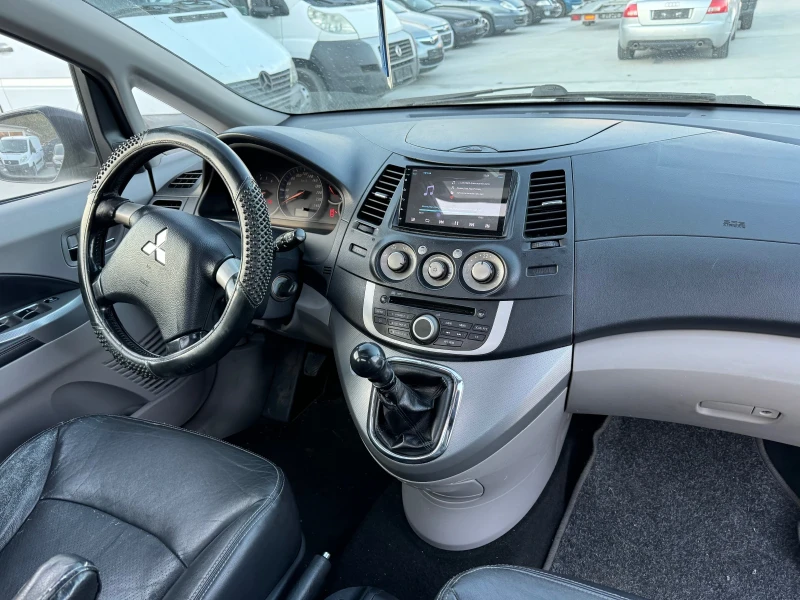 Mitsubishi Grandis 2.0tdi 7 места кожа, снимка 12 - Автомобили и джипове - 47928346