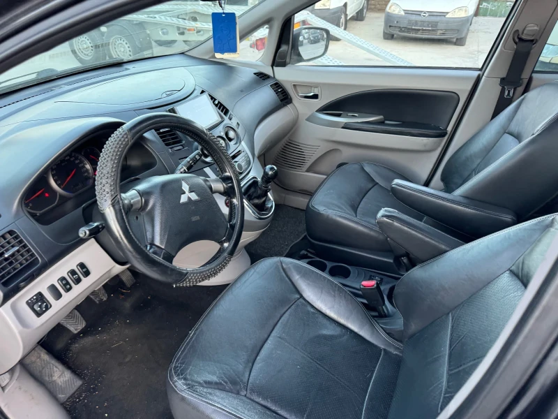 Mitsubishi Grandis 2.0tdi 7 места кожа, снимка 15 - Автомобили и джипове - 47928346