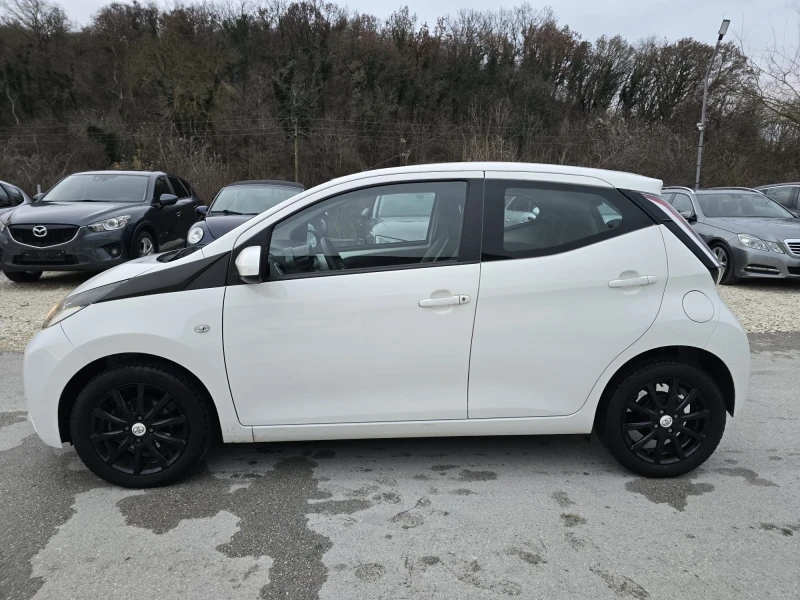 Toyota Aygo 1.0Бензин - 69к.с., снимка 6 - Автомобили и джипове - 48320034