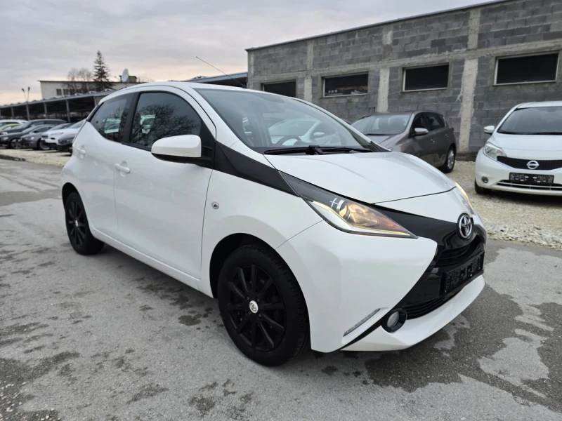 Toyota Aygo 1.0Бензин - 69к.с., снимка 2 - Автомобили и джипове - 48320034