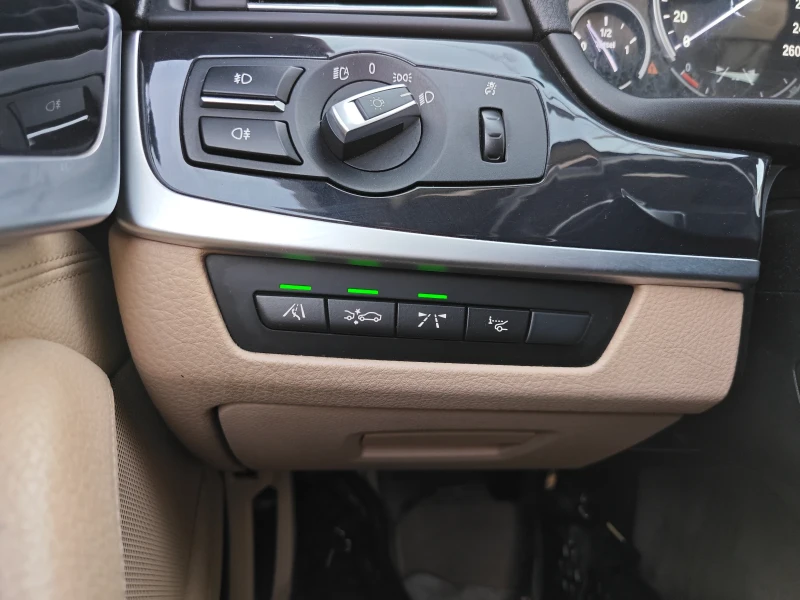 BMW 535 3.5-ДИСТР* ХЕАД* Комфорт , снимка 11 - Автомобили и джипове - 53037380