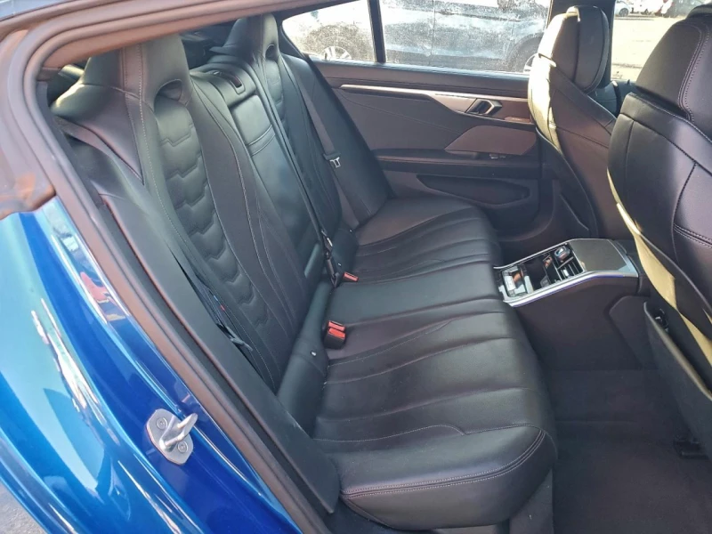 BMW 850 XDRIVE| LASER| ЩОРИ| ПАНО| ОБДУХ| H/K, снимка 10 - Автомобили и джипове - 53200498